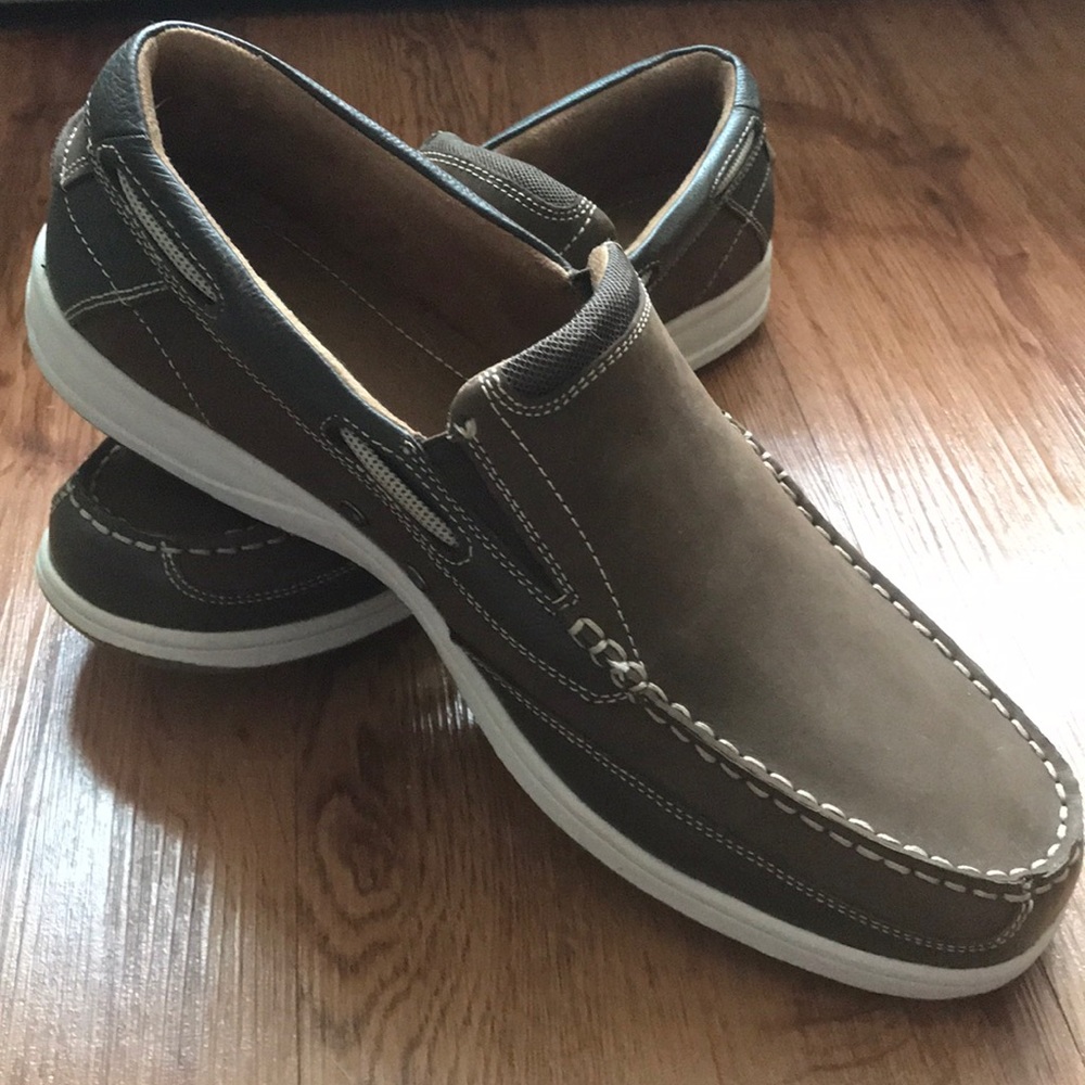 NEVER WORN FLORSHEIM SHOES
